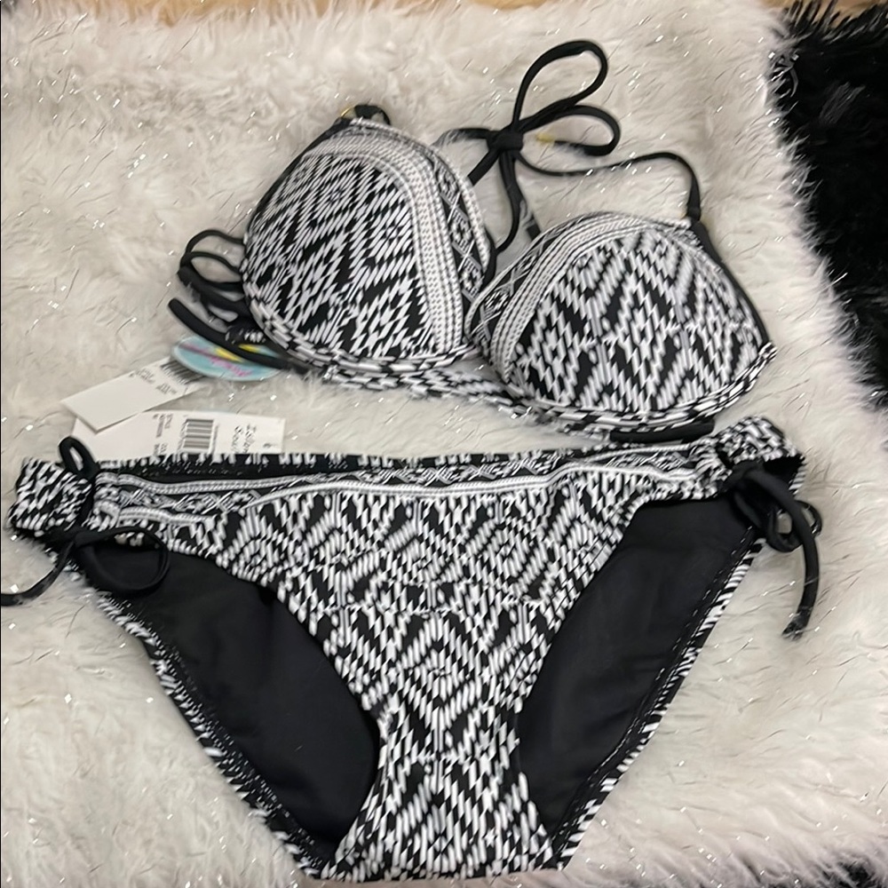 Island Soul Black and White Patterned Bikini Set NWT